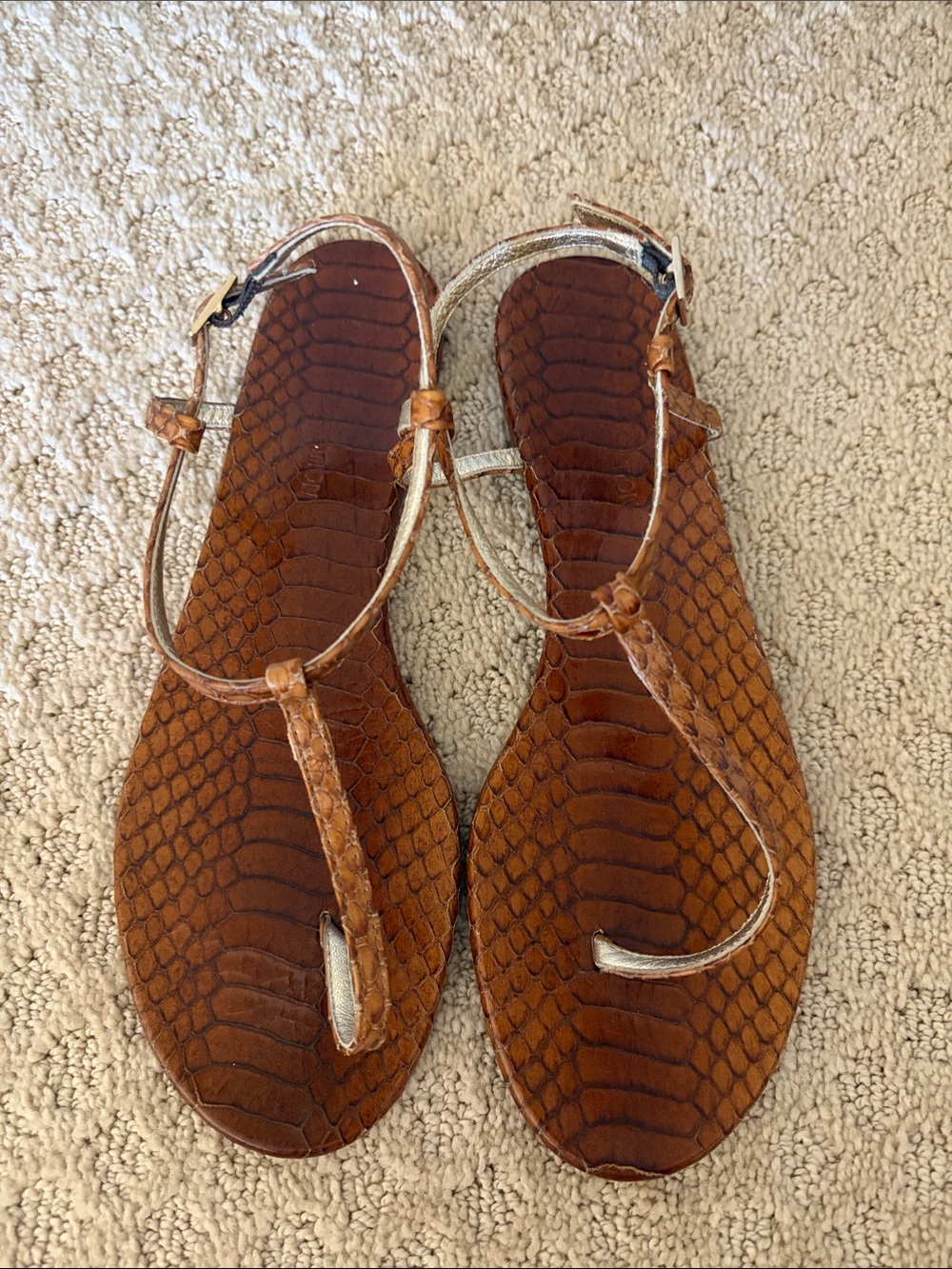 Viero Cuoio Avec Moderation Brown T-Strap Snake-Embossed Women's Sandals 9